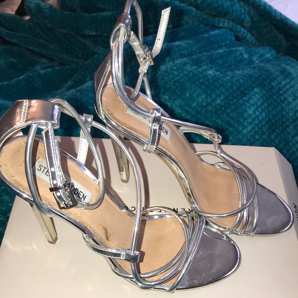 Heels - Picture 2 of 6